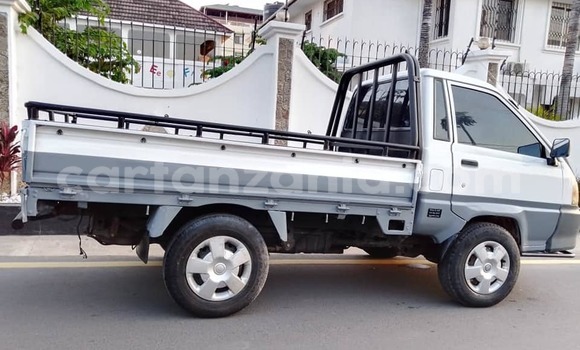 Buy Used Toyota Town Ace White Car in Dar es Salaam in Dar es Salaam