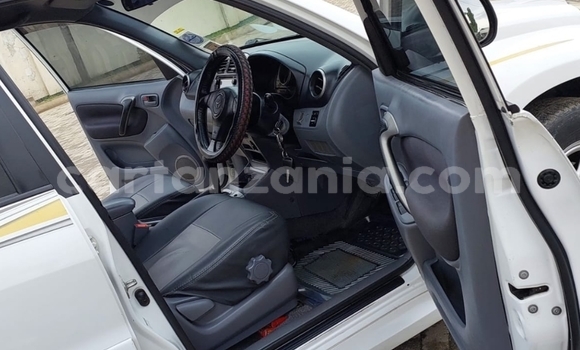 Buy Used Toyota RAV4 White Car in Dar es Salaam in Dar es Salaam Buy Used Toyota RAV4 White Car in Dar es Salaam in Dar es Salaam