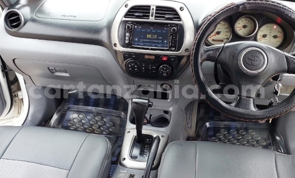 Buy Used Toyota RAV4 White Car in Dar es Salaam in Dar es Salaam Buy Used Toyota RAV4 White Car in Dar es Salaam in Dar es Salaam