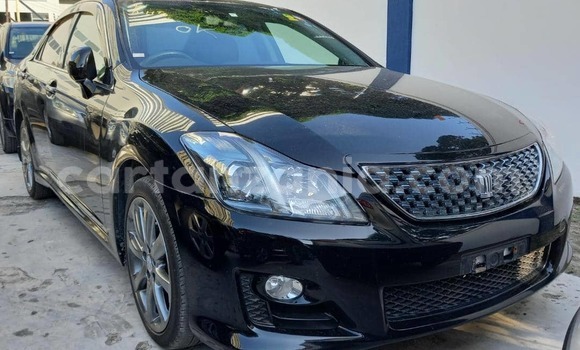 Nunua Imported Toyota Crown Nyeusi Gari ndani ya Dar es Salaam nchini Dar es Salaam Nunua Imported Toyota Crown Nyeusi Gari ndani ya Dar es Salaam nchini Dar es Salaam