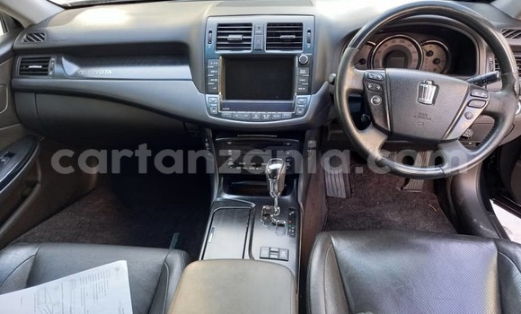 Nunua Imported Toyota Crown Nyeusi Gari ndani ya Dar es Salaam nchini Dar es Salaam Nunua Imported Toyota Crown Nyeusi Gari ndani ya Dar es Salaam nchini Dar es Salaam