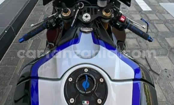 Buy Used Yamaha R1 Black Bike in Dar es Salaam in Dar es Salaam Buy Used Yamaha R1 Black Bike in Dar es Salaam in Dar es Salaam
