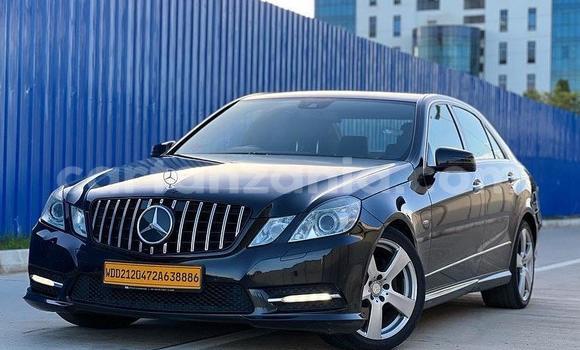 Nunua Imported Mercedes-Benz E-Classe Nyeusi Gari ndani ya Dar es Salaam nchini Dar es Salaam