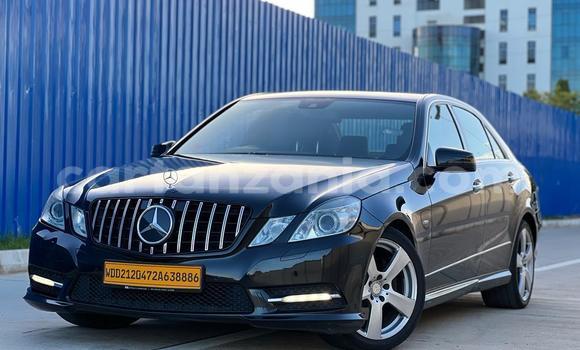 Nunua Imported Mercedes-Benz E-Classe Nyeusi Gari ndani ya Dar es Salaam nchini Dar es Salaam Nunua Imported Mercedes-Benz E-Classe Nyeusi Gari ndani ya Dar es Salaam nchini Dar es Salaam