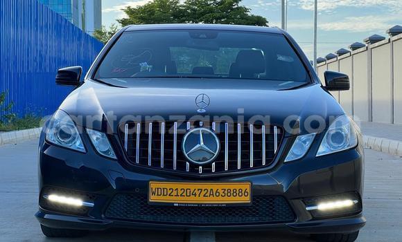 Nunua Imported Mercedes-Benz E-Classe Nyeusi Gari ndani ya Dar es Salaam nchini Dar es Salaam Nunua Imported Mercedes-Benz E-Classe Nyeusi Gari ndani ya Dar es Salaam nchini Dar es Salaam