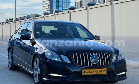 Nunua Imported Mercedes-Benz E-Classe Nyeusi Gari ndani ya Dar es Salaam nchini Dar es Salaam Nunua Imported Mercedes-Benz E-Classe Nyeusi Gari ndani ya Dar es Salaam nchini Dar es Salaam