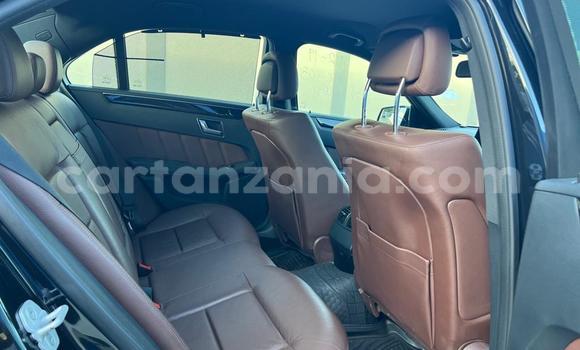 Nunua Imported Mercedes-Benz E-Classe Nyeusi Gari ndani ya Dar es Salaam nchini Dar es Salaam Nunua Imported Mercedes-Benz E-Classe Nyeusi Gari ndani ya Dar es Salaam nchini Dar es Salaam