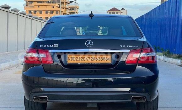 Nunua Imported Mercedes-Benz E-Classe Nyeusi Gari ndani ya Dar es Salaam nchini Dar es Salaam Nunua Imported Mercedes-Benz E-Classe Nyeusi Gari ndani ya Dar es Salaam nchini Dar es Salaam