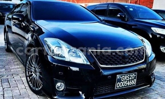Nunua Imported Toyota Crown Nyeusi Gari ndani ya Dar es Salaam nchini Dar es Salaam