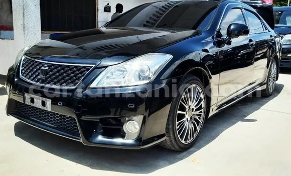 Nunua Imported Toyota Crown Nyeusi Gari ndani ya Dar es Salaam nchini Dar es Salaam Nunua Imported Toyota Crown Nyeusi Gari ndani ya Dar es Salaam nchini Dar es Salaam