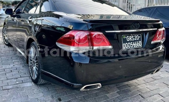 Nunua Imported Toyota Crown Nyeusi Gari ndani ya Dar es Salaam nchini Dar es Salaam Nunua Imported Toyota Crown Nyeusi Gari ndani ya Dar es Salaam nchini Dar es Salaam