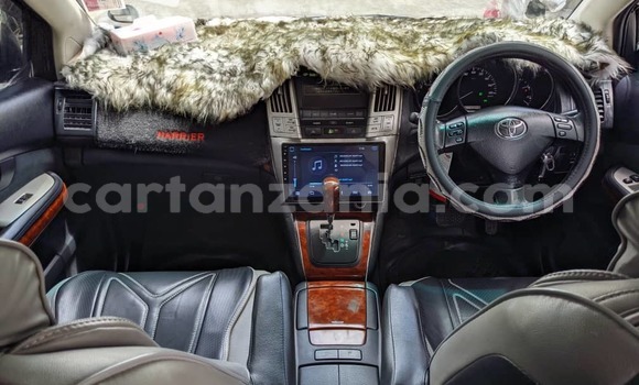 Nunua Ilio tumika Toyota Harrier Nyeusi Gari ndani ya Dar es Salaam nchini Dar es Salaam Nunua Ilio tumika Toyota Harrier Nyeusi Gari ndani ya Dar es Salaam nchini Dar es Salaam