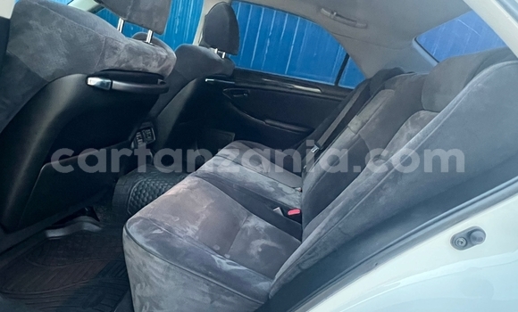 Buy Used Toyota Crown White Car in Dar es Salaam in Dar es Salaam Buy Used Toyota Crown White Car in Dar es Salaam in Dar es Salaam