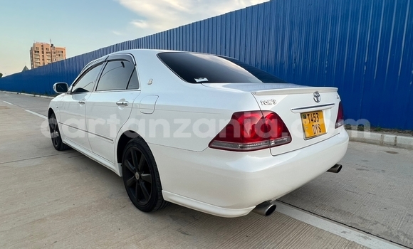Buy Used Toyota Crown White Car in Dar es Salaam in Dar es Salaam Buy Used Toyota Crown White Car in Dar es Salaam in Dar es Salaam