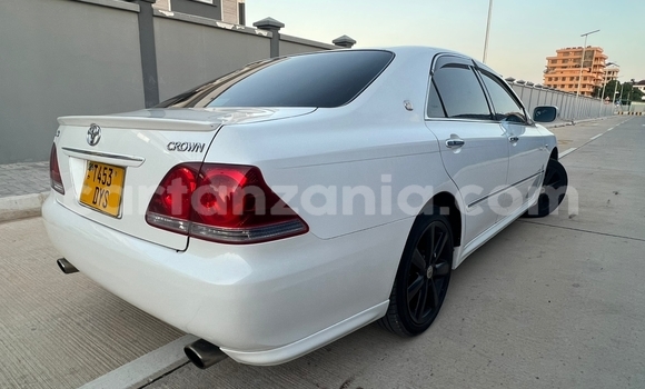 Buy Used Toyota Crown White Car in Dar es Salaam in Dar es Salaam Buy Used Toyota Crown White Car in Dar es Salaam in Dar es Salaam