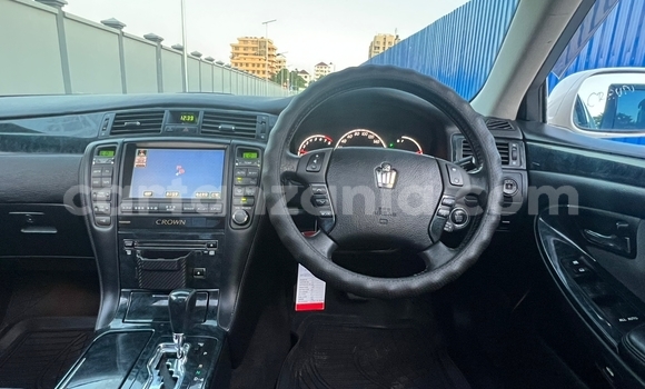 Buy Used Toyota Crown White Car in Dar es Salaam in Dar es Salaam Buy Used Toyota Crown White Car in Dar es Salaam in Dar es Salaam