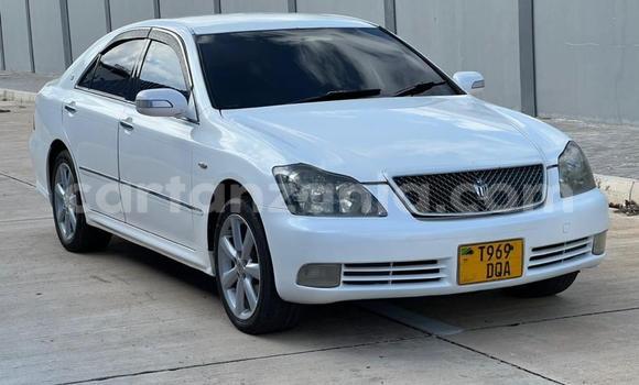 Nunua Ilio tumika Toyota Crown Nyeupe Gari ndani ya Dar es Salaam nchini Dar es Salaam Nunua Ilio tumika Toyota Crown Nyeupe Gari ndani ya Dar es Salaam nchini Dar es Salaam