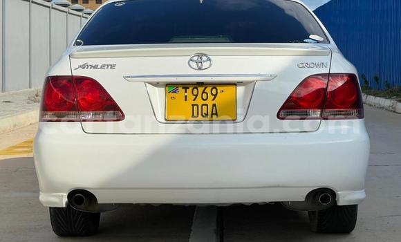 Nunua Ilio tumika Toyota Crown Nyeupe Gari ndani ya Dar es Salaam nchini Dar es Salaam Nunua Ilio tumika Toyota Crown Nyeupe Gari ndani ya Dar es Salaam nchini Dar es Salaam