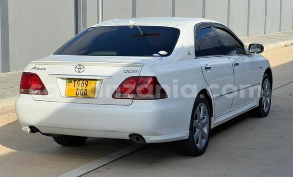 Nunua Ilio tumika Toyota Crown Nyeupe Gari ndani ya Dar es Salaam nchini Dar es Salaam Nunua Ilio tumika Toyota Crown Nyeupe Gari ndani ya Dar es Salaam nchini Dar es Salaam