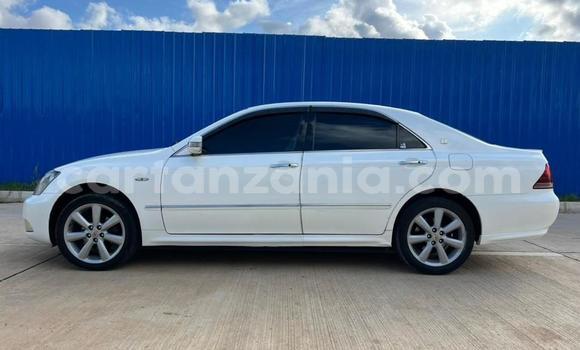 Nunua Ilio tumika Toyota Crown Nyeupe Gari ndani ya Dar es Salaam nchini Dar es Salaam Nunua Ilio tumika Toyota Crown Nyeupe Gari ndani ya Dar es Salaam nchini Dar es Salaam