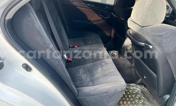 Nunua Ilio tumika Toyota Crown Nyeupe Gari ndani ya Dar es Salaam nchini Dar es Salaam Nunua Ilio tumika Toyota Crown Nyeupe Gari ndani ya Dar es Salaam nchini Dar es Salaam