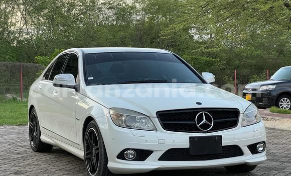 Nunua Imported Mercedes-Benz C-Classe Nyeupe Gari ndani ya Dar es Salaam nchini Dar es Salaam Nunua Imported Mercedes-Benz C-Classe Nyeupe Gari ndani ya Dar es Salaam nchini Dar es Salaam