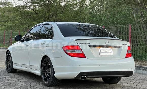 Nunua Imported Mercedes-Benz C-Classe Nyeupe Gari ndani ya Dar es Salaam nchini Dar es Salaam Nunua Imported Mercedes-Benz C-Classe Nyeupe Gari ndani ya Dar es Salaam nchini Dar es Salaam