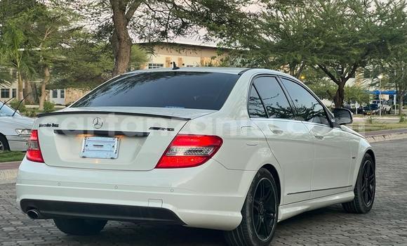 Nunua Imported Mercedes-Benz C-Classe Nyeupe Gari ndani ya Dar es Salaam nchini Dar es Salaam Nunua Imported Mercedes-Benz C-Classe Nyeupe Gari ndani ya Dar es Salaam nchini Dar es Salaam