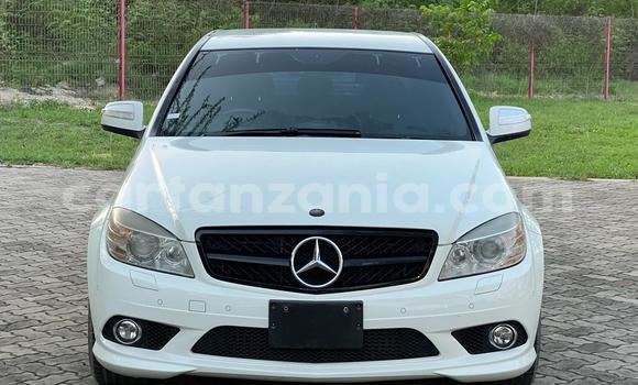 Nunua Imported Mercedes-Benz C-Classe Nyeupe Gari ndani ya Dar es Salaam nchini Dar es Salaam Nunua Imported Mercedes-Benz C-Classe Nyeupe Gari ndani ya Dar es Salaam nchini Dar es Salaam