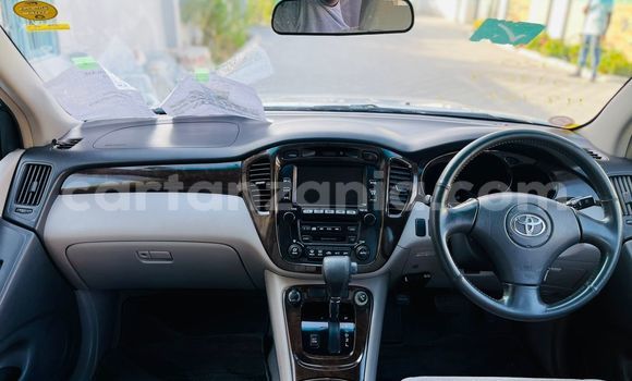 Buy Import Toyota Kluger Silver Car in Dar es Salaam in Dar es Salaam Buy Import Toyota Kluger Silver Car in Dar es Salaam in Dar es Salaam