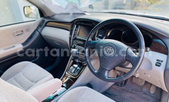 Buy Import Toyota Kluger Silver Car in Dar es Salaam in Dar es Salaam Buy Import Toyota Kluger Silver Car in Dar es Salaam in Dar es Salaam