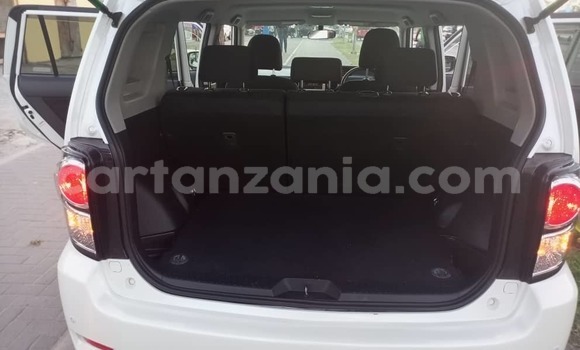 Nunua Imported Toyota Corolla Rumion Nyeupe Gari ndani ya Dar es Salaam nchini Dar es Salaam Nunua Imported Toyota Corolla Rumion Nyeupe Gari ndani ya Dar es Salaam nchini Dar es Salaam
