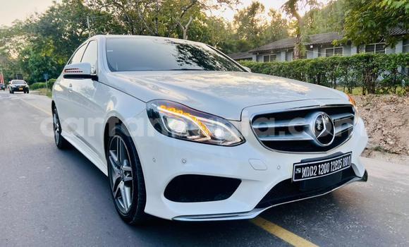 Buy Import Mercedes‒Benz E–Class White Car in Dar es Salaam in Dar es Salaam