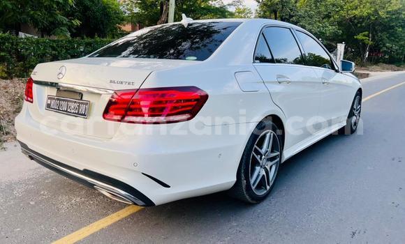 Nunua Imported MercedesâBenz EâClass Nyeupe Gari ndani ya Dar es Salaam nchini Dar es Salaam Nunua Imported MercedesâBenz EâClass Nyeupe Gari ndani ya Dar es Salaam nchini Dar es Salaam