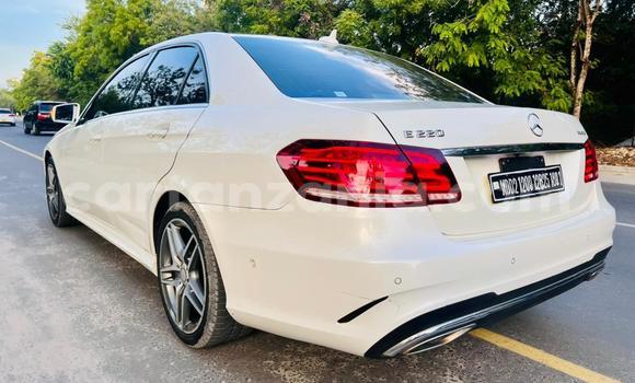 Nunua Imported MercedesâBenz EâClass Nyeupe Gari ndani ya Dar es Salaam nchini Dar es Salaam Nunua Imported MercedesâBenz EâClass Nyeupe Gari ndani ya Dar es Salaam nchini Dar es Salaam