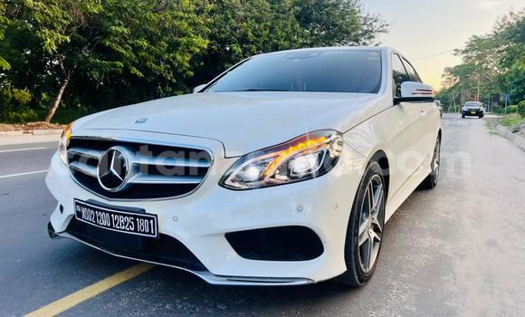 Nunua Imported MercedesâBenz EâClass Nyeupe Gari ndani ya Dar es Salaam nchini Dar es Salaam Nunua Imported MercedesâBenz EâClass Nyeupe Gari ndani ya Dar es Salaam nchini Dar es Salaam