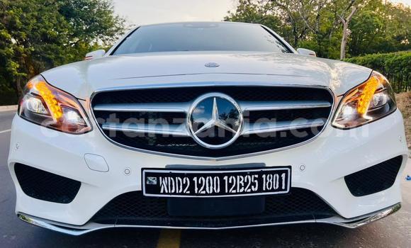 Nunua Imported MercedesâBenz EâClass Nyeupe Gari ndani ya Dar es Salaam nchini Dar es Salaam Nunua Imported MercedesâBenz EâClass Nyeupe Gari ndani ya Dar es Salaam nchini Dar es Salaam