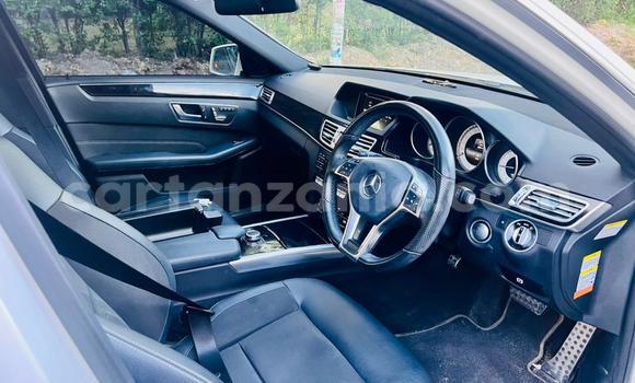 Nunua Imported MercedesâBenz EâClass Nyeupe Gari ndani ya Dar es Salaam nchini Dar es Salaam Nunua Imported MercedesâBenz EâClass Nyeupe Gari ndani ya Dar es Salaam nchini Dar es Salaam