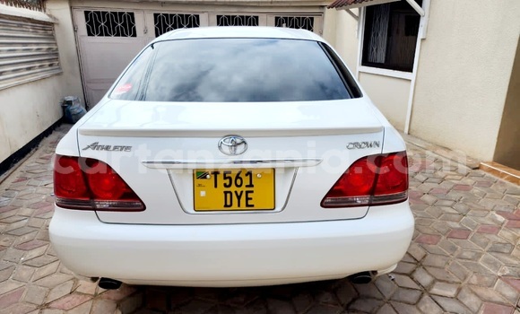 Nunua Ilio tumika Toyota Crown Nyeupe Gari ndani ya Dar es Salaam nchini Dar es Salaam Nunua Ilio tumika Toyota Crown Nyeupe Gari ndani ya Dar es Salaam nchini Dar es Salaam