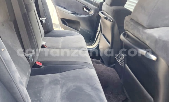 Nunua Ilio tumika Toyota Crown Nyeupe Gari ndani ya Dar es Salaam nchini Dar es Salaam Nunua Ilio tumika Toyota Crown Nyeupe Gari ndani ya Dar es Salaam nchini Dar es Salaam