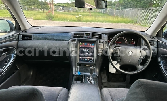 Nunua Imported Toyota Crown Nyeusi Gari ndani ya Dar es Salaam nchini Dar es Salaam Nunua Imported Toyota Crown Nyeusi Gari ndani ya Dar es Salaam nchini Dar es Salaam