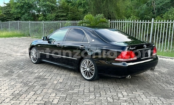 Nunua Imported Toyota Crown Nyeusi Gari ndani ya Dar es Salaam nchini Dar es Salaam Nunua Imported Toyota Crown Nyeusi Gari ndani ya Dar es Salaam nchini Dar es Salaam