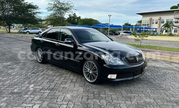 Nunua Imported Toyota Crown Nyeusi Gari ndani ya Dar es Salaam nchini Dar es Salaam Nunua Imported Toyota Crown Nyeusi Gari ndani ya Dar es Salaam nchini Dar es Salaam