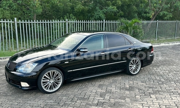 Nunua Imported Toyota Crown Nyeusi Gari ndani ya Dar es Salaam nchini Dar es Salaam Nunua Imported Toyota Crown Nyeusi Gari ndani ya Dar es Salaam nchini Dar es Salaam