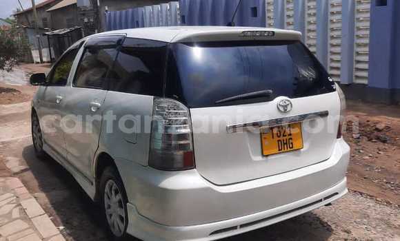 Nunua Ilio tumika Toyota Windom Nyeupe Gari ndani ya Dar es Salaam nchini Dar es Salaam