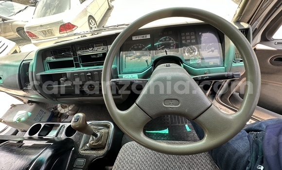 Nunua Imported Mitsubishi Fuso Fighter Bluu Lori ndani ya Dar es Salaam nchini Dar es Salaam Nunua Imported Mitsubishi Fuso Fighter Bluu Lori ndani ya Dar es Salaam nchini Dar es Salaam