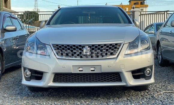 Buy Import Toyota Crown Silver Car in Dar es Salaam in Dar es Salaam Buy Import Toyota Crown Silver Car in Dar es Salaam in Dar es Salaam