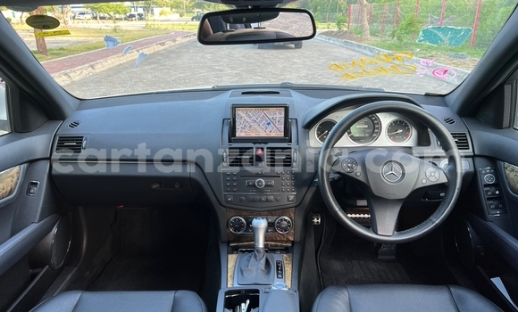 Nunua Imported Mercedes‒Benz C–Class Nyeupe Gari ndani ya Dar es Salaam nchini Dar es Salaam Nunua Imported Mercedes‒Benz C–Class Nyeupe Gari ndani ya Dar es Salaam nchini Dar es Salaam