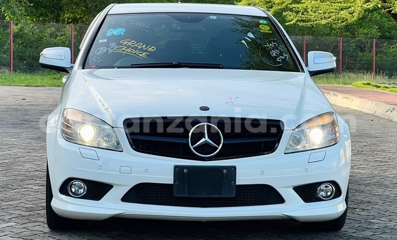 Nunua Imported Mercedes‒Benz C–Class Nyeupe Gari ndani ya Dar es Salaam nchini Dar es Salaam Nunua Imported Mercedes‒Benz C–Class Nyeupe Gari ndani ya Dar es Salaam nchini Dar es Salaam