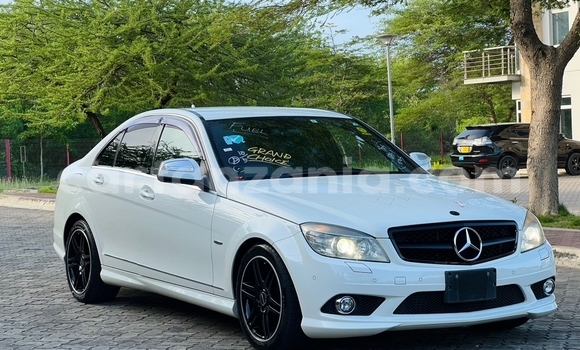 Nunua Imported Mercedes‒Benz C–Class Nyeupe Gari ndani ya Dar es Salaam nchini Dar es Salaam Nunua Imported Mercedes‒Benz C–Class Nyeupe Gari ndani ya Dar es Salaam nchini Dar es Salaam